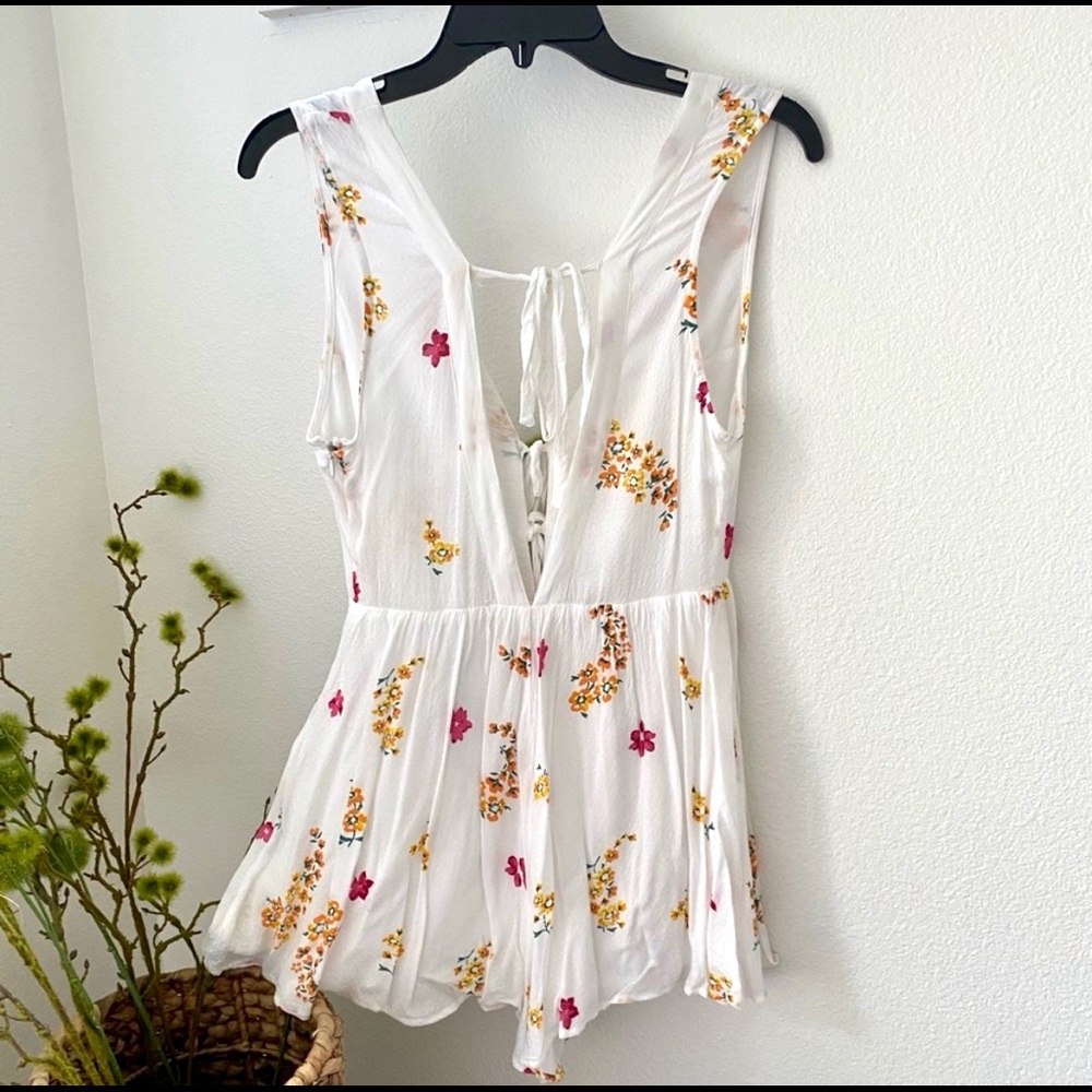 Urban Outfitters White Floral Romper - Picture 13 of 13
